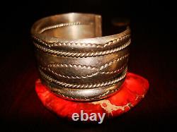 Amazing Vintage NAVAJO Sterling Silver Cuff Bracelet. 925 Signed TAHE