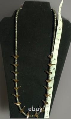 Authentic Vintage Zuni Native American Heishi Bird fetish necklace RARE BEAUTY