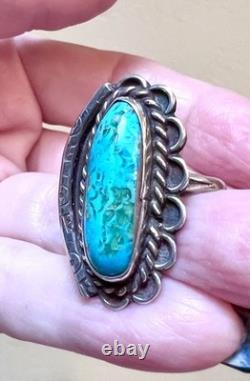 BEAUTIFUL Vintage Native American Large Sterling Silver Turquoise Stampwork Ring