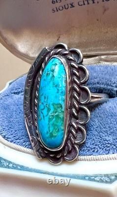 BEAUTIFUL Vintage Native American Large Sterling Silver Turquoise Stampwork Ring