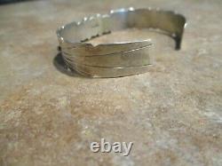 CONTEMPORARY Vintage Navajo Sterling Silver KINGMAN Turquoise Bracelet