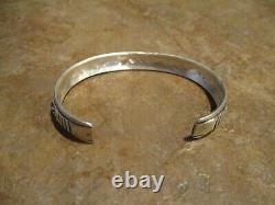 EARLY Vintage TOMMY SINGER (d.) Navajo Sterling Silver Overlay Design Bracelet