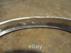 EARLY Vintage TOMMY SINGER (d.) Navajo Sterling Silver Overlay Design Bracelet