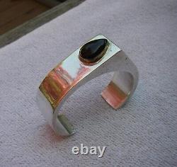 Fine Signed CHESTER NEZ Sterling & Onyx NAVAJO MODERNIST CUFF BRACELET-NR