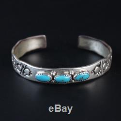 Heavy sterling silver. 925 vintage Navajo turquoise bracelet Native American