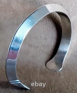 LARGE Sz VINTAGE NAVAJO HEAVY STERLING SILVER CARINATED KNIFE EDGE CUFF BRACELET