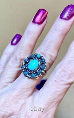 LOVELY Vintage Native American, Navajo Crafted Sterling Silver Turquoise Ring