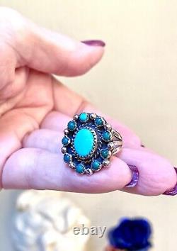 LOVELY Vintage Native American, Navajo Crafted Sterling Silver Turquoise Ring