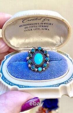 LOVELY Vintage Native American, Navajo Crafted Sterling Silver Turquoise Ring