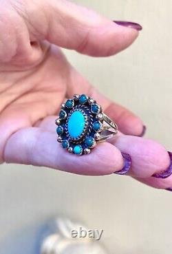LOVELY Vintage Native American, Navajo Crafted Sterling Silver Turquoise Ring