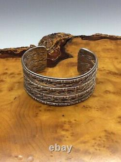Native American Fred Harvey Era Cuff Bracelet Sterling Silver with Arrow Designs