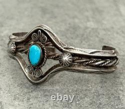 OLD Vintage Native American Navajo Turquoise HANDMADE CARINATED silver Bracelet