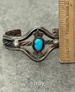 OLD Vintage Native American Navajo Turquoise HANDMADE CARINATED silver Bracelet