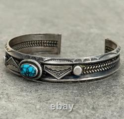 OLD Vintage Native American Navajo Turquoise HANDSTAMP CARINATED silver Bracelet