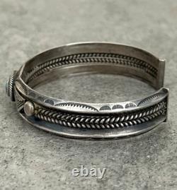 OLD Vintage Native American Navajo Turquoise HANDSTAMP CARINATED silver Bracelet