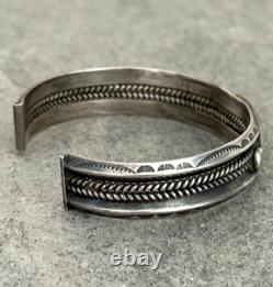 OLD Vintage Native American Navajo Turquoise HANDSTAMP CARINATED silver Bracelet