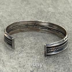 OLD Vintage Native American Navajo Turquoise HANDSTAMP CARINATED silver Bracelet