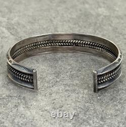 OLD Vintage Native American Navajo Turquoise HANDSTAMP CARINATED silver Bracelet