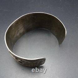 Old 1930s Fred Harvey Era NAVAJO Hand-Stamped Sterling Silver Cuff BRACELET