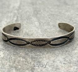 Old 30's VTG Native American Navajo Stamped ARROWS Hand Forged silver Bracelet