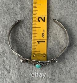 Old Vintage Native American Navajo Turquoise REPOUSSE Sterling silver Bracelet