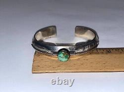 RUNNING BEAR Navajo Sterling Silver Natural Green Turquoise Cuff Bracelet 2.5