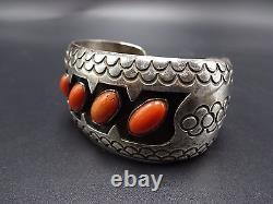 Signed CHEE Vintage NAVAJO Sterling Silver & CORAL Shadowbox Cuff BRACELET