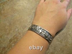 UNIQUE Vintage Navajo BECENTI Sterling Silver HORSE STORYTELLER Bracelet