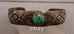 VINTAGE 1920's HANDMADE NAVAJO STERLING SILVER & TURQUOISE CUFF BRACELET