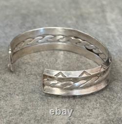 Vintage 30's Native American Navajo Turquoise Carinated Rope Sterling Bracelet