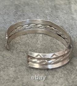 Vintage 30's Native American Navajo Turquoise Carinated Rope Sterling Bracelet