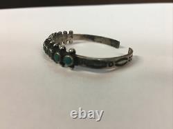 Vintage American Indian Navajo Sterling Silver Bracelet with Turquoise Gemstones