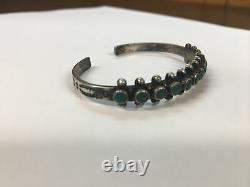 Vintage American Indian Navajo Sterling Silver Bracelet with Turquoise Gemstones