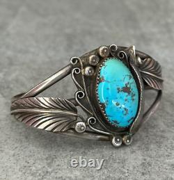Vintage BEAUTIFUL Native American Navajo Turquoise Gem Sterling silver Bracelet
