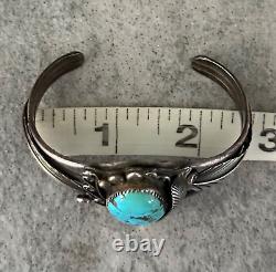 Vintage BEAUTIFUL Native American Navajo Turquoise Gem Sterling silver Bracelet