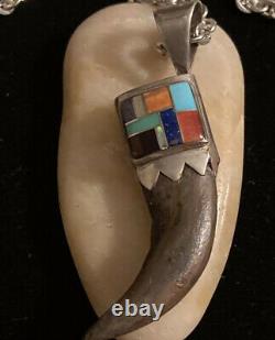 Vintage Native American Jewelry. Handcrafted Zuni Bear Claw Pendant
