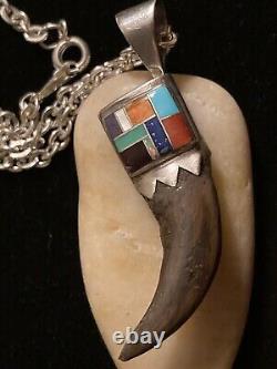 Vintage Native American Jewelry. Handcrafted Zuni Bear Claw Pendant