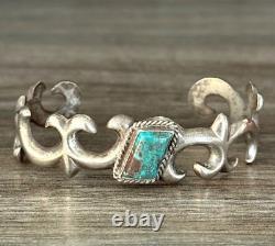 Vintage Native American Navajo BISBEE Turquoise Sandcast Sterling Bracelet