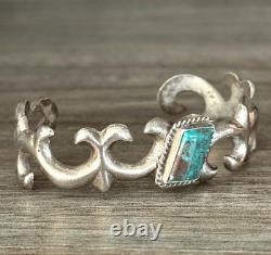 Vintage Native American Navajo BISBEE Turquoise Sandcast Sterling Bracelet