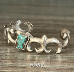 Vintage Native American Navajo BISBEE Turquoise Sandcast Sterling Bracelet