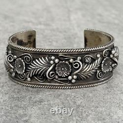 Vintage Native American Navajo L PATON Flowers Leaves Sterling silver Bracelet