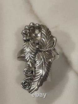 Vintage Native American Navajo Sterling Silver Leaf & Berry Ring Size 7.5