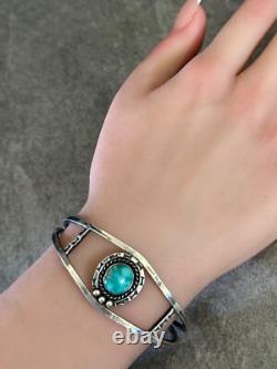 Vintage Native American Navajo Turquoise Sterling silver Bracelet