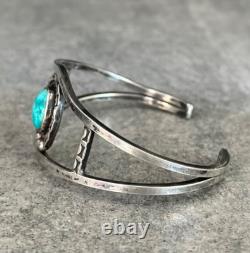 Vintage Native American Navajo Turquoise Sterling silver Bracelet