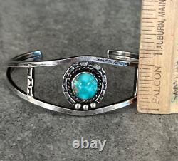Vintage Native American Navajo Turquoise Sterling silver Bracelet