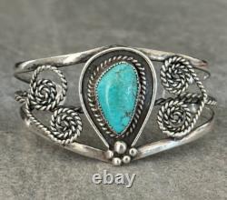 Vintage Native American Navajo Turquoise Sterling silver Bracelet cuff