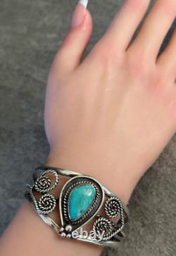 Vintage Native American Navajo Turquoise Sterling silver Bracelet cuff