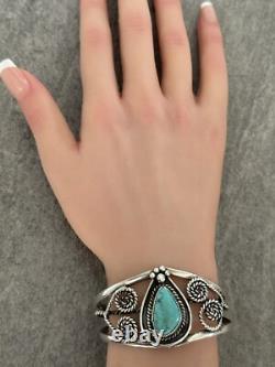 Vintage Native American Navajo Turquoise Sterling silver Bracelet cuff