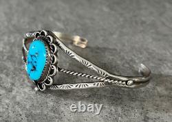 Vintage Native American Navajo Turquoise Sterling silver Cuff Bracelet SIGNED