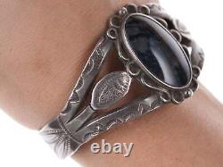 Vintage Native American Sterling Agate cuff bracelet